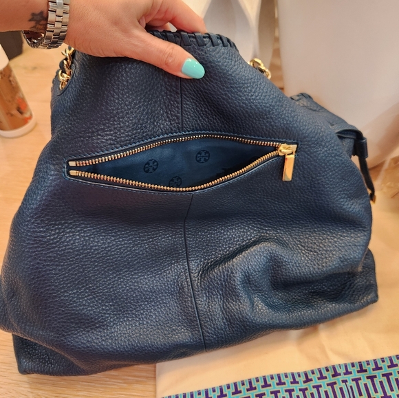 Tory Burch Marion Slouchy Tote Hudson Bay/ Navy Pebbled Leather - Picture 5 of 14